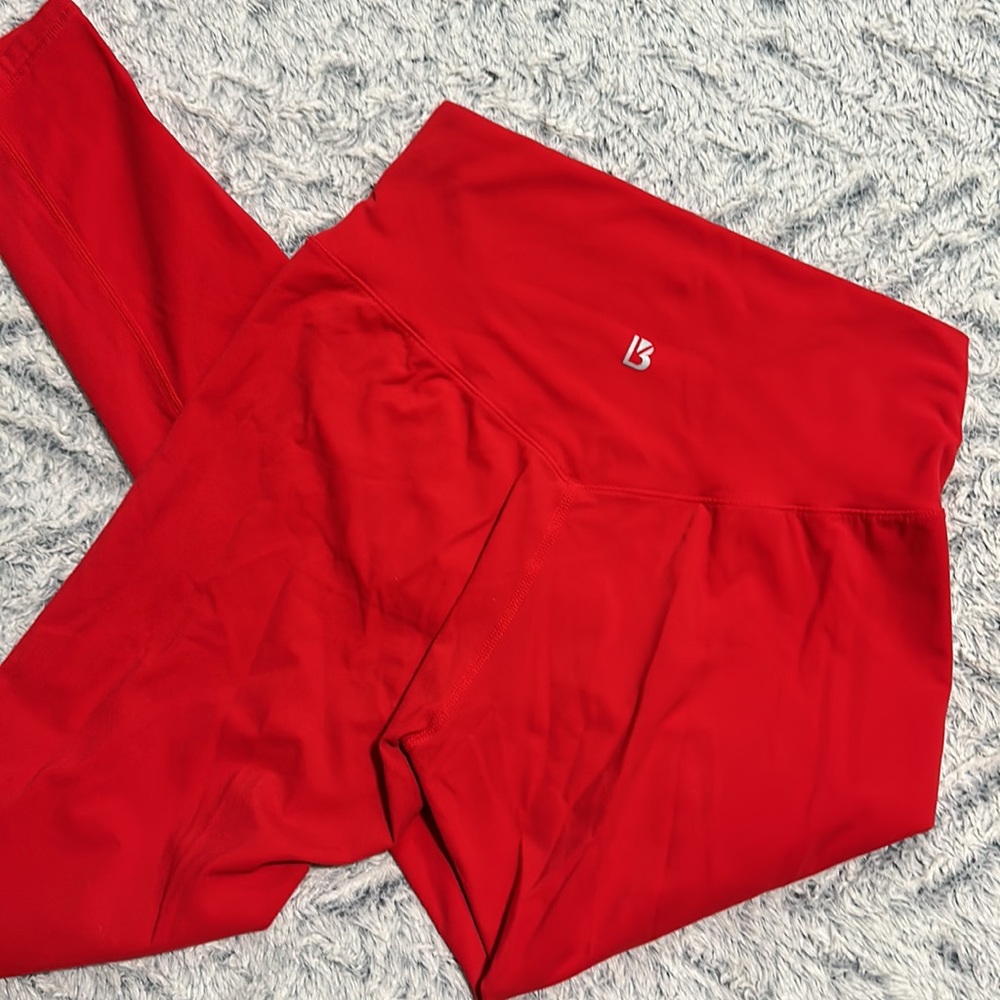 Red buffbunny legging medium